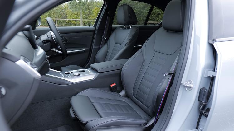 BMW 3 SERIES SALOON 320i M Sport 4dr Step Auto [Tech Pack]
